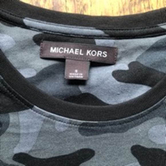Men's Michael Kors Camo T-Shirt Size S Gray - Picture 2 of 4